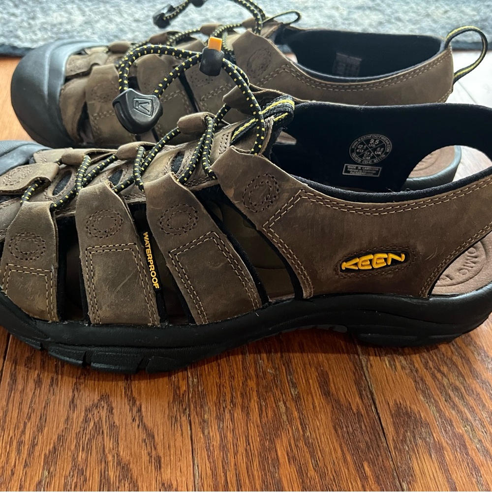 Keen Men’s Brown Newport Leather  Sandals - Size 9.5